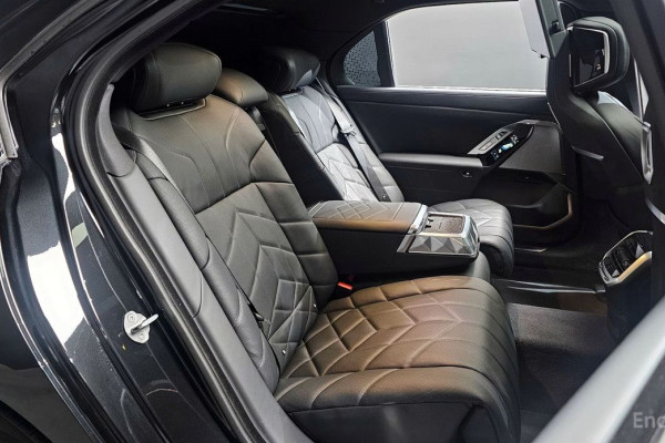 2025 BMW 7 серии с пробегом 6 687 км