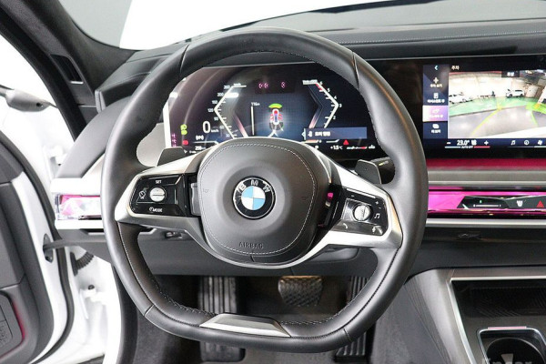 2023 BMW 7 серии с пробегом 28 127 км