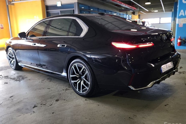 2025 BMW 7 серии с пробегом 12 500 км