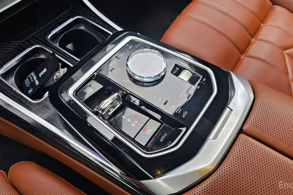 2025 BMW 7 серии с пробегом 28 815 км