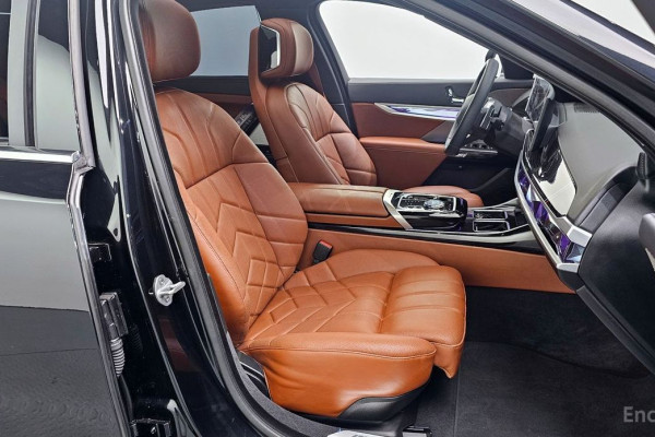 2025 BMW 7 серии с пробегом 28 815 км