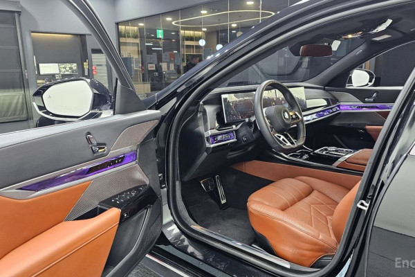 2025 BMW 7 серии с пробегом 28 815 км