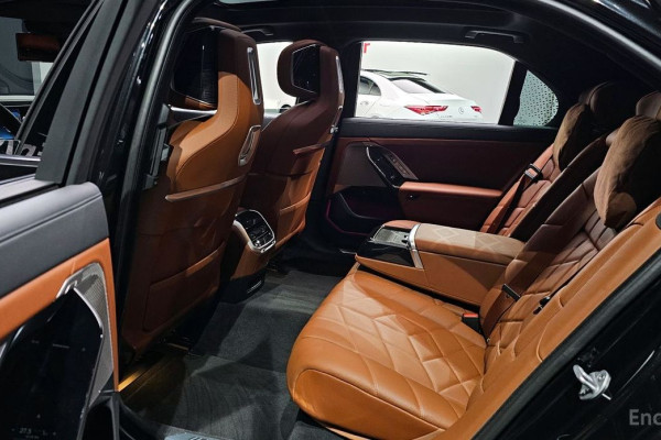 2025 BMW 7 серии с пробегом 15 072 км