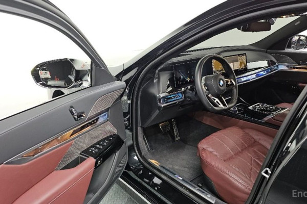 2025 BMW 7 серии с пробегом 17 689 км