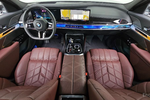 2025 BMW 7 серии с пробегом 17 689 км