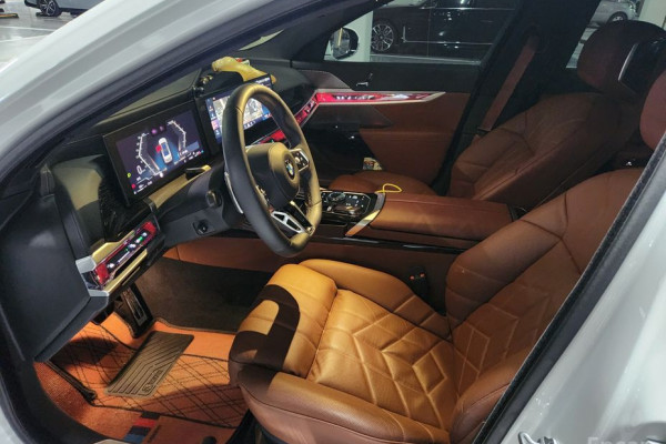 2025 BMW 7 серии с пробегом 18 000 км