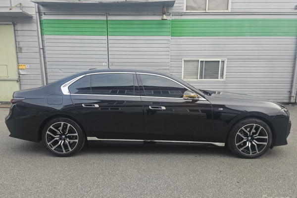 2025 BMW 7 серии с пробегом 5 300 км