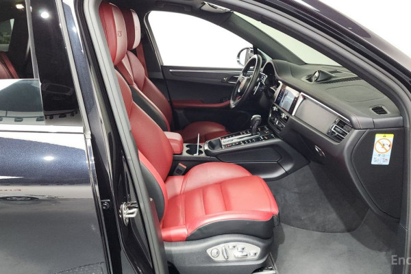 2022 Porsche Macan с пробегом 38 295 км