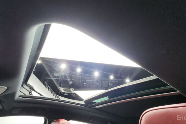 2022 Porsche Macan с пробегом 38 295 км