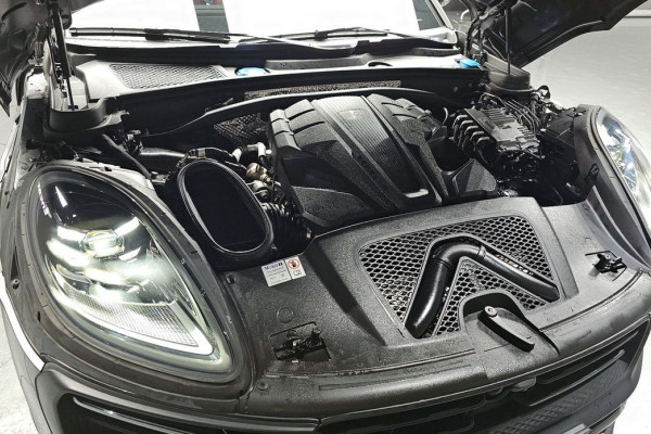 2023 Porsche Macan с пробегом 50 193 км