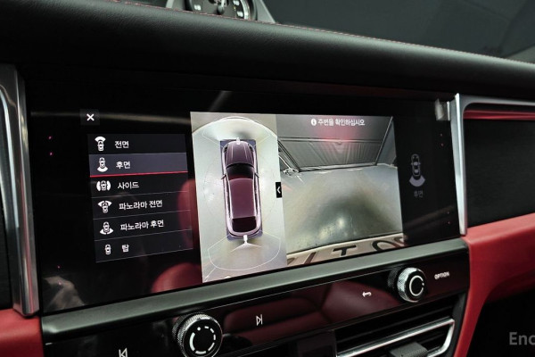 2023 Porsche Macan с пробегом 50 193 км