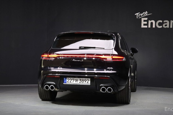 2023 Porsche Macan с пробегом 11 599 км