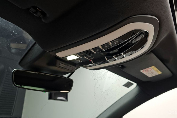 2022 Porsche Macan с пробегом 45 799 км