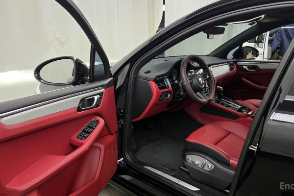 2023 Porsche Macan с пробегом 11 599 км