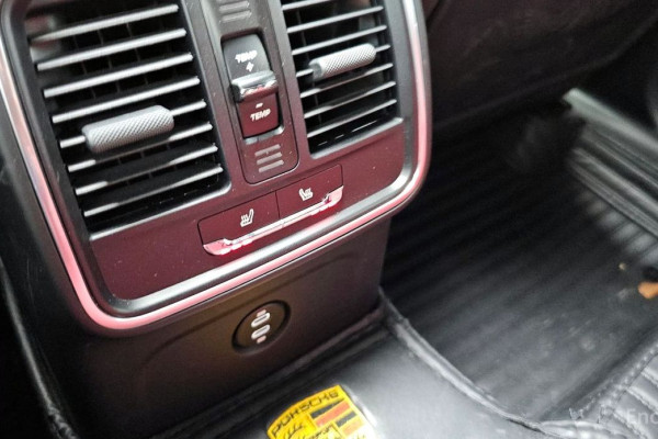 2022 Porsche Macan с пробегом 19 901 км