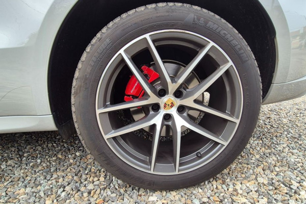 2023 Porsche Macan с пробегом 35 000 км