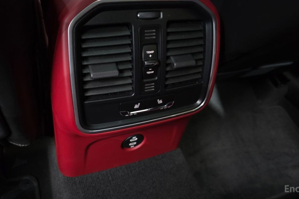 2022 Porsche Macan с пробегом 27 256 км