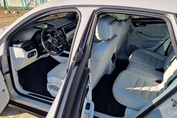 2023 Porsche Macan с пробегом 11 500 км