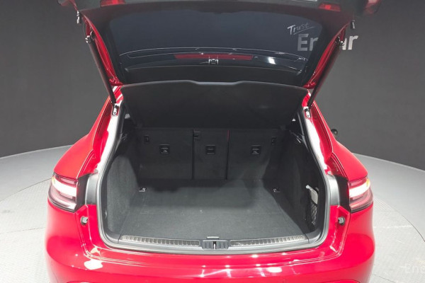 2022 Porsche Macan с пробегом 27 256 км