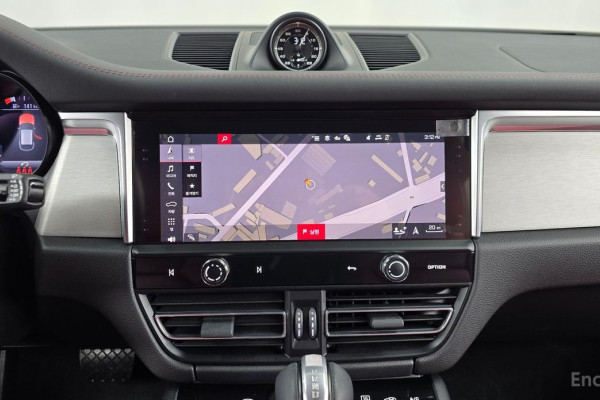 2022 Porsche Macan с пробегом 27 018 км