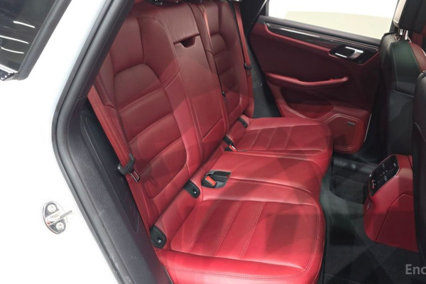 2023 Porsche Macan с пробегом 25 252 км