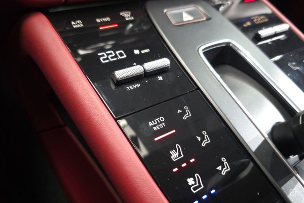 2023 Porsche Macan с пробегом 25 252 км