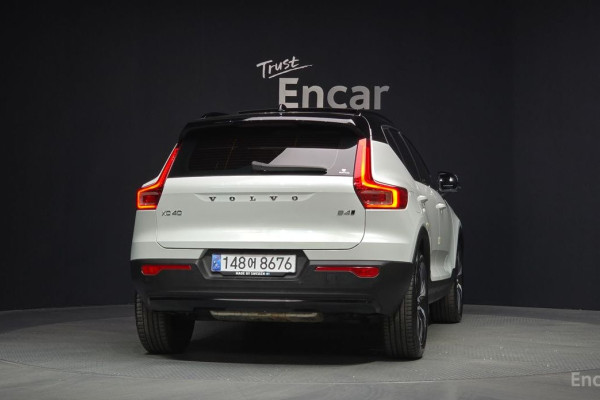 2021 Volvo XC40 с пробегом 18 693 км