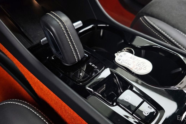 2021 Volvo XC40 с пробегом 18 693 км