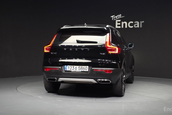 2020 Volvo XC40 с пробегом 114 498 км