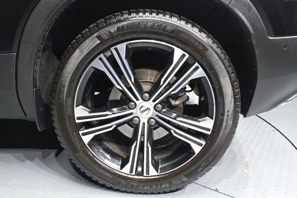 2020 Volvo XC40 с пробегом 114 498 км