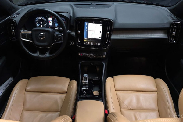 2020 Volvo XC40 с пробегом 114 498 км