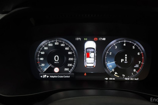 2020 Volvo XC40 с пробегом 114 498 км