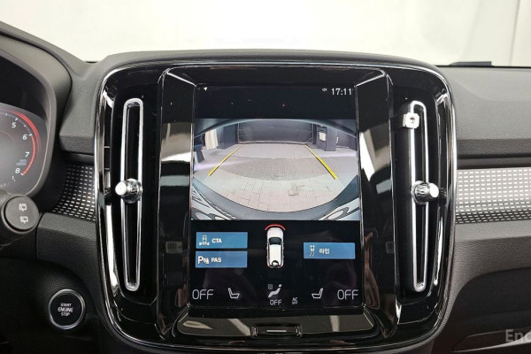 2021 Volvo XC40 с пробегом 18 693 км