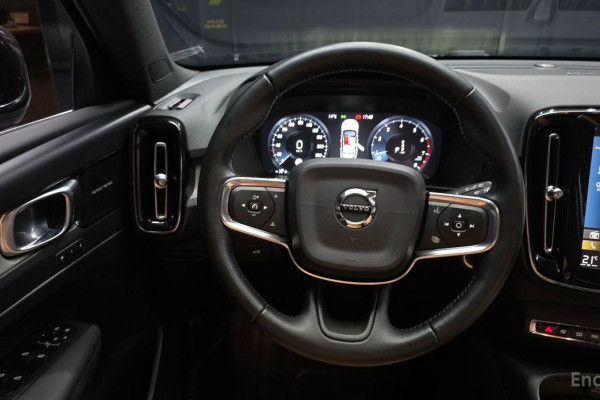 2020 Volvo XC40 с пробегом 114 498 км