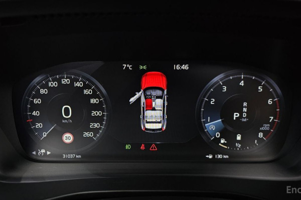 2021 Volvo XC40 с пробегом 31 037 км