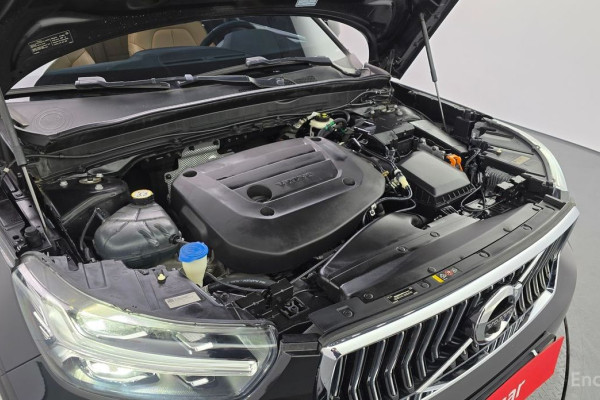 2021 Volvo XC40 с пробегом 32 479 км