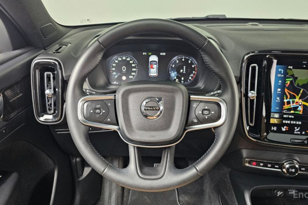 2021 Volvo XC40 с пробегом 31 037 км