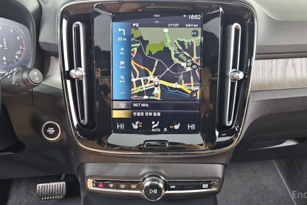 2021 Volvo XC40 с пробегом 31 037 км