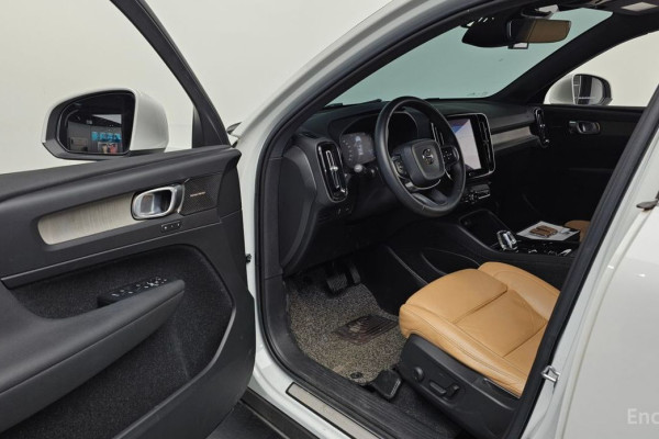 2019 Volvo XC40 с пробегом 25 367 км