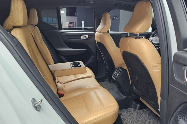 2019 Volvo XC40 с пробегом 25 367 км