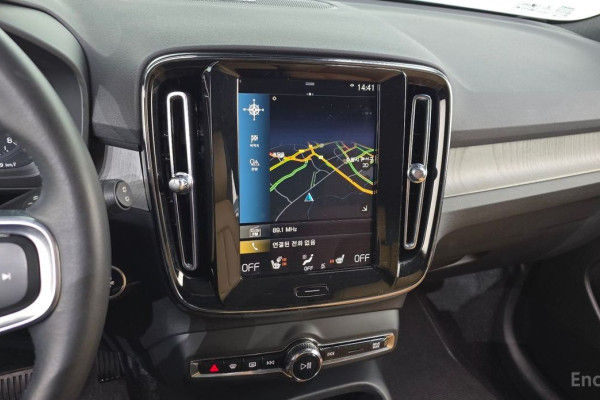 2021 Volvo XC40 с пробегом 32 479 км