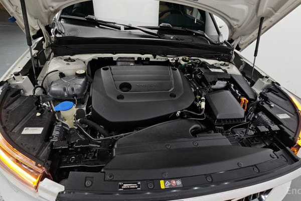 2021 Volvo XC40 с пробегом 39 468 км