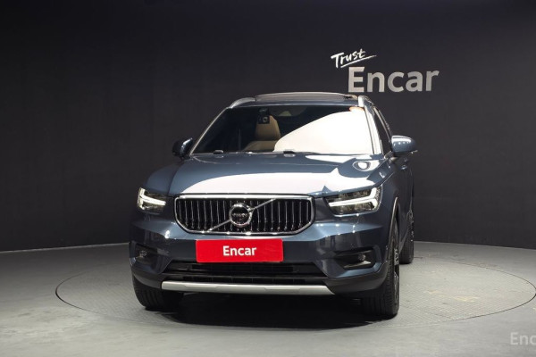 2021 Volvo XC40 с пробегом 10 546 км