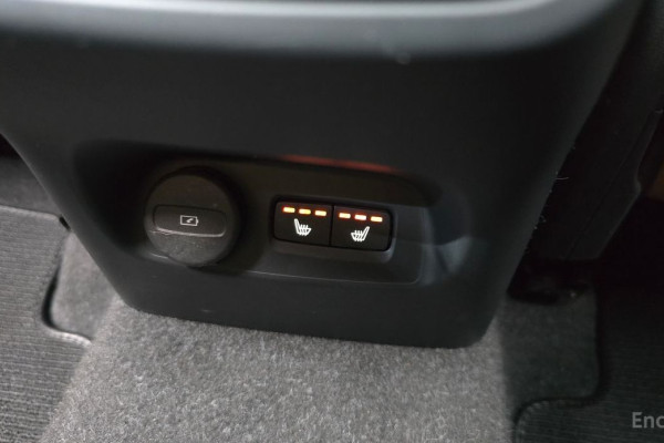 2021 Volvo XC40 с пробегом 32 479 км