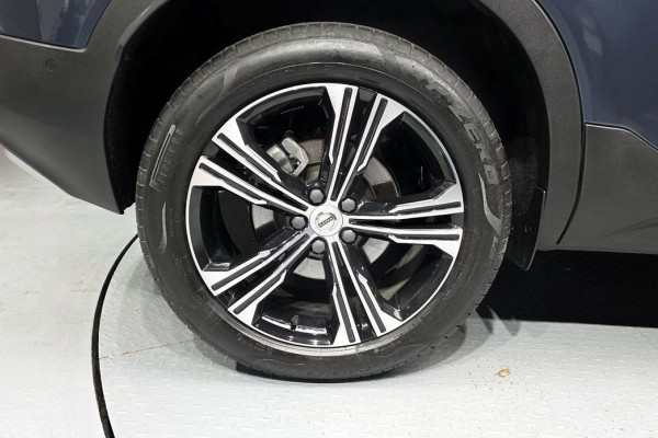 2021 Volvo XC40 с пробегом 10 546 км