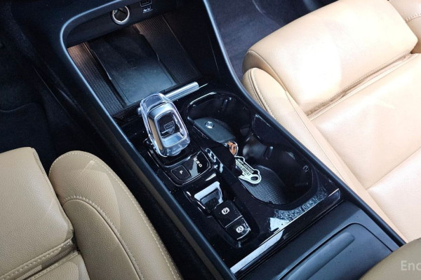 2021 Volvo XC40 с пробегом 50 141 км