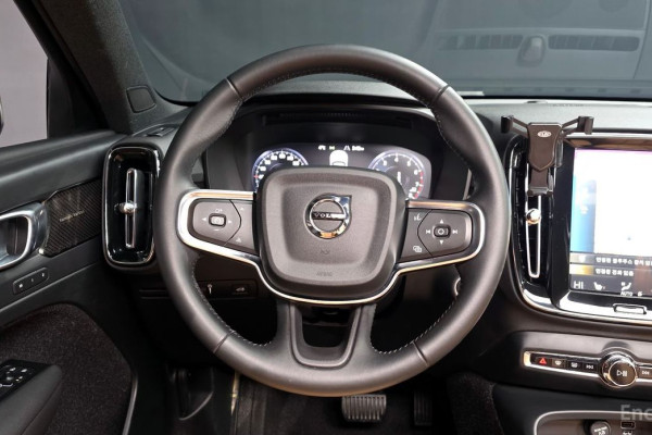 2021 Volvo XC40 с пробегом 10 546 км