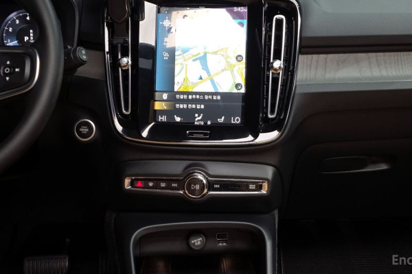 2021 Volvo XC40 с пробегом 10 546 км