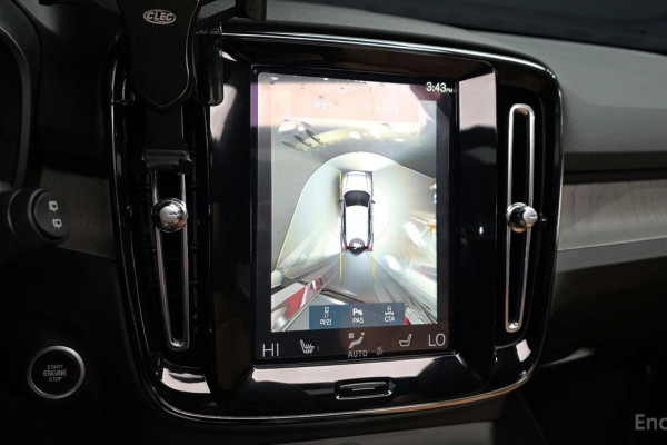 2021 Volvo XC40 с пробегом 10 546 км