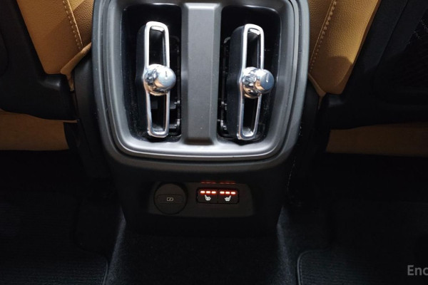 2021 Volvo XC40 с пробегом 39 468 км